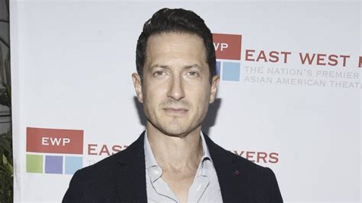 Discovering The Life Of Sasha Roiz: Is He Married?