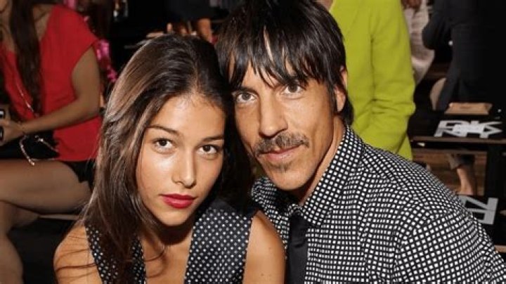 Exploring The Age Gap: Anthony Kiedis' Girlfriend And Their Relationship