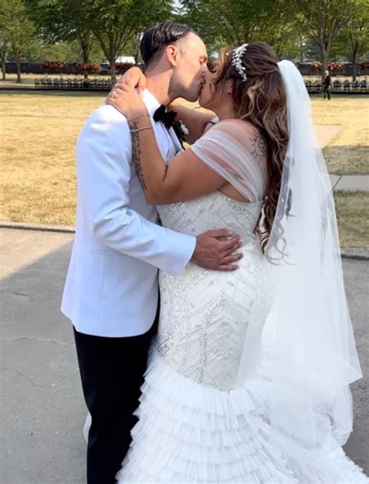 Unveiling Lindsey Horan's Relationship Status: Is She Married?