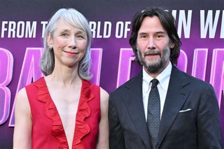 Unveiling The Mystery: Keanu Reeves' Girlfriend